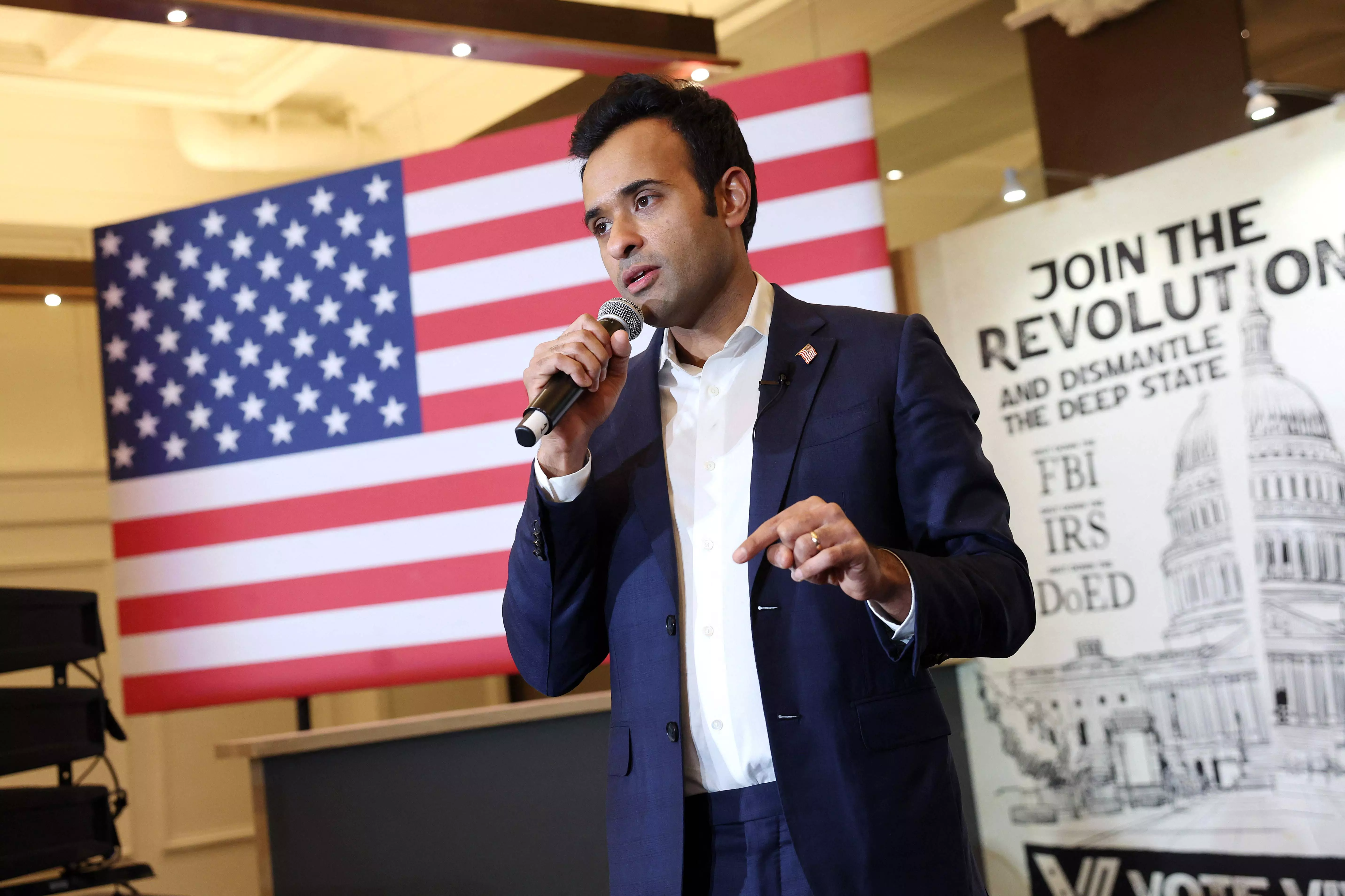 Vivek Ramaswamy quits US presidential race, endorses Trump Vivek Ramaswamy quits US presidential race, endorses Trump