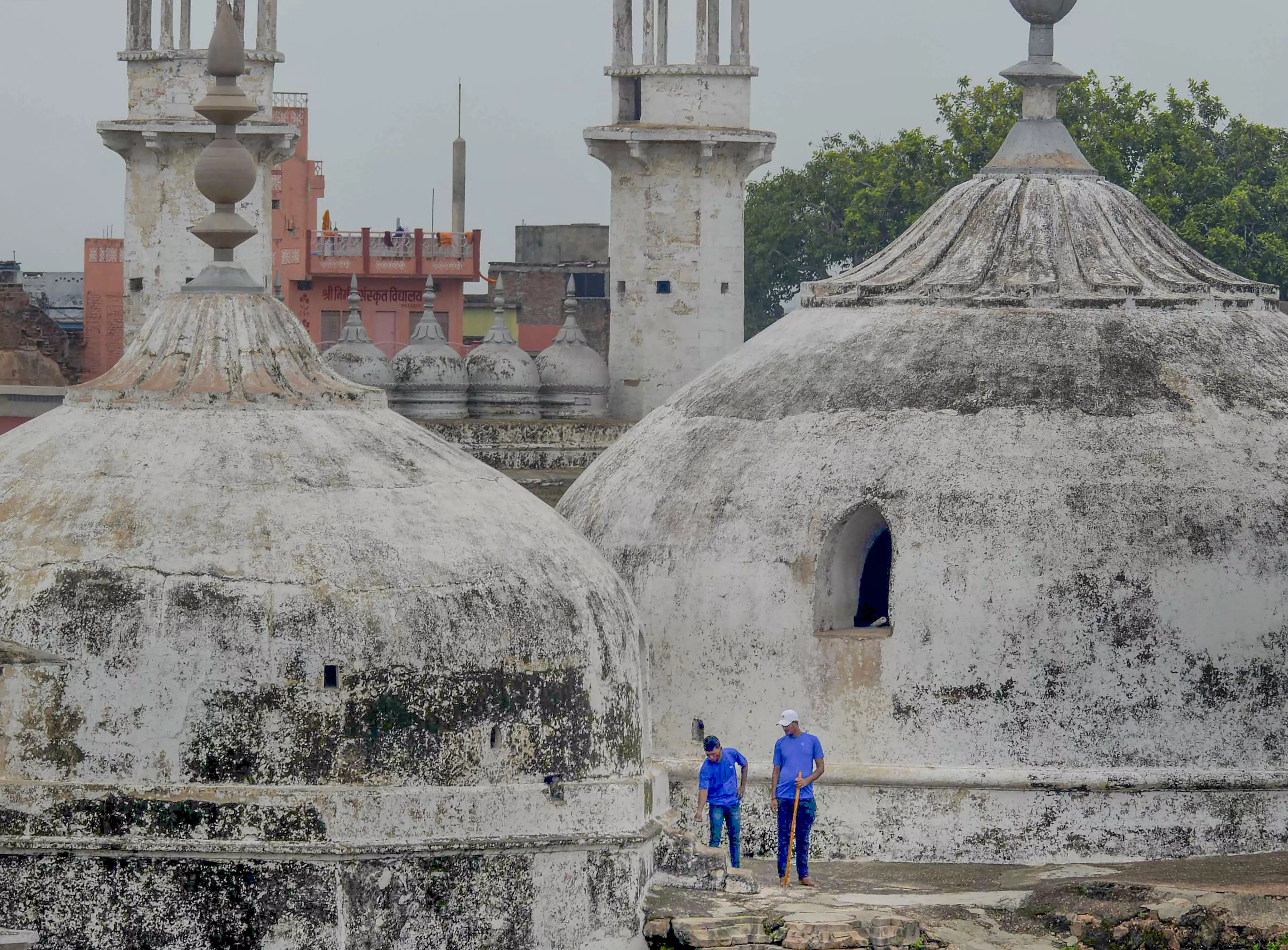 Supreme Court Allows Cleaning of Gyanvapi Mosque Water Tank