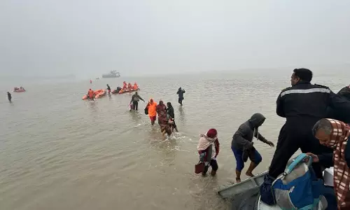 Indian Coast Guard Rescues 182 Pilgrims in Swift Operation near Kakdwip Indian Coast Guard Rescues 182 Pilgrims in Swift Operation near Kakdwip