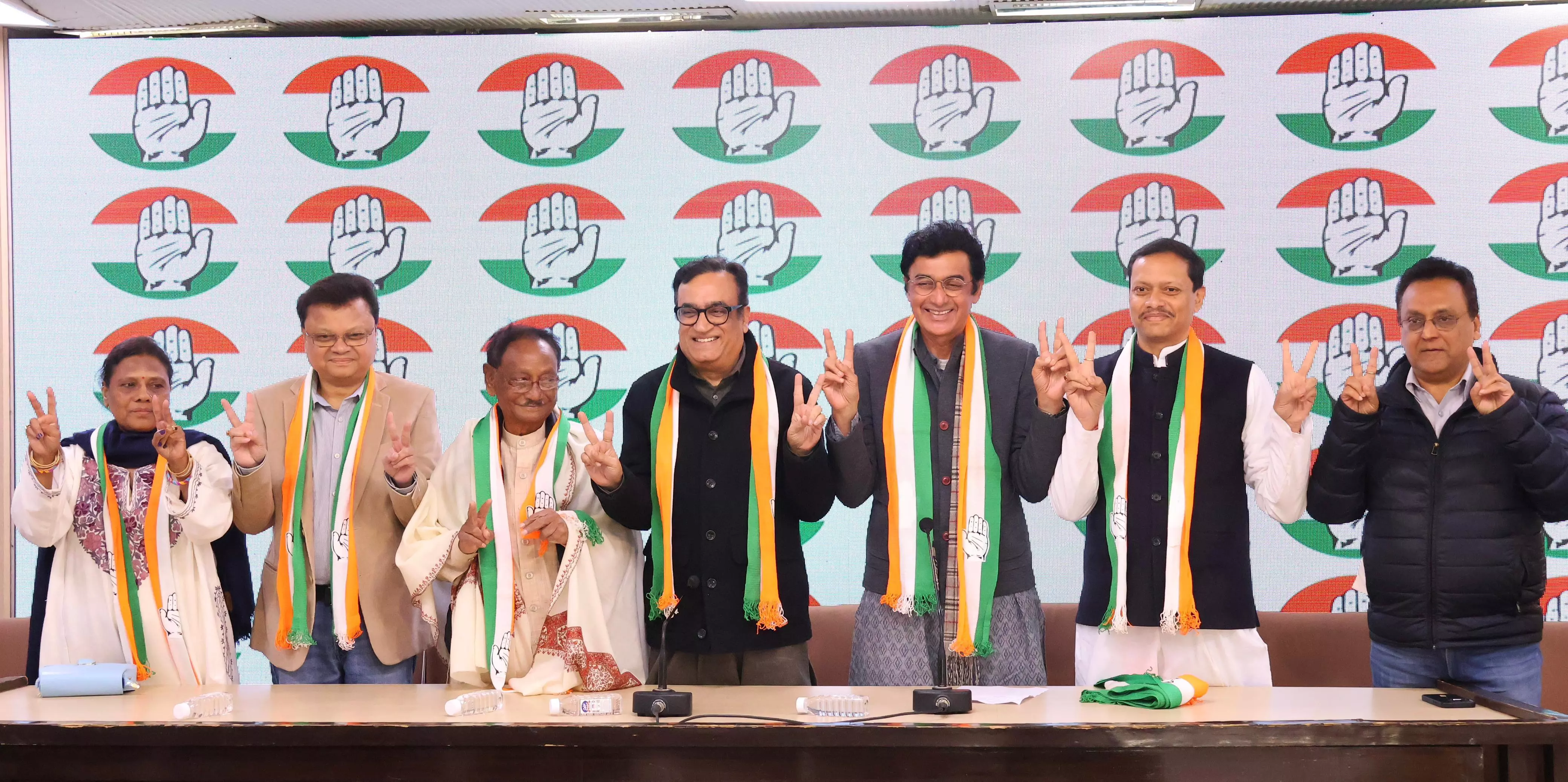 Former Odisha CM Giridhar Gamang, family return to Congress fold after 9 yrs