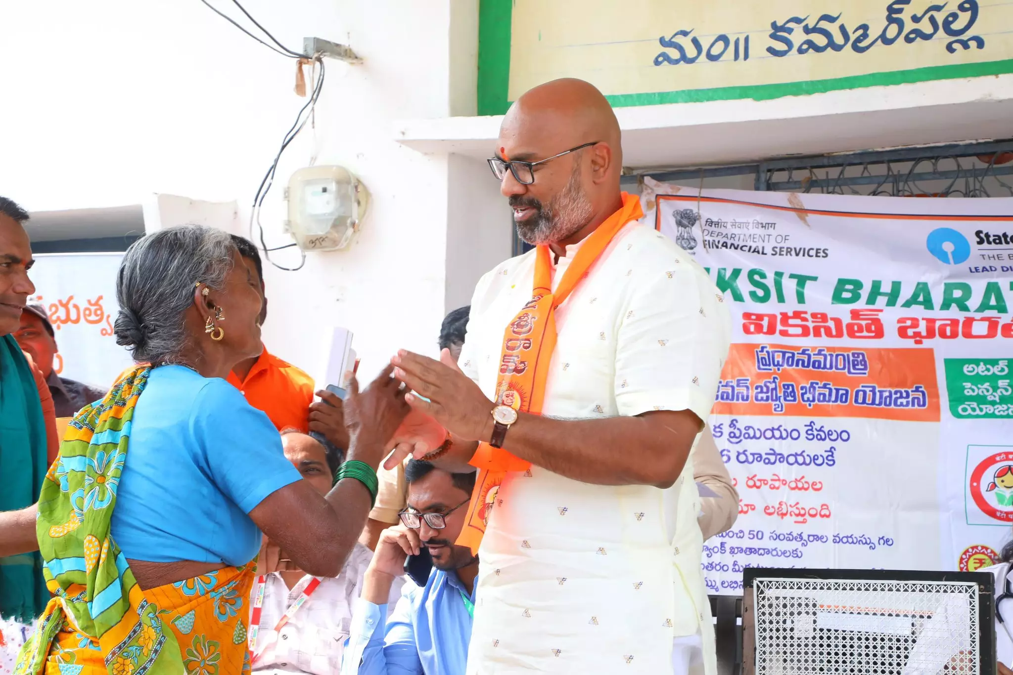 Utilise Central schemes MP Arvind urge people