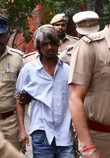 TN: Chargesheet Against Accused in Petrol Bomb Hurling at Raj Bhavan