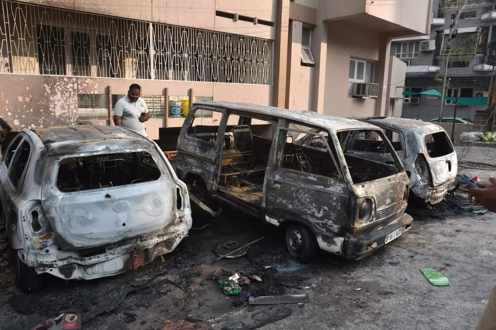 Hyderabad: Three cars gutted in Banjara Hills Hyderabad: Three cars gutted in Banjara Hills