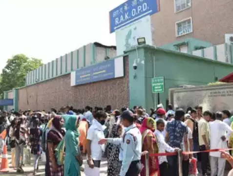 AIIMS Reverses Decision, OPD to Remain Open During Ayodhya Event AIIMS Reverses Decision, OPD to Remain Open During Ayodhya Event