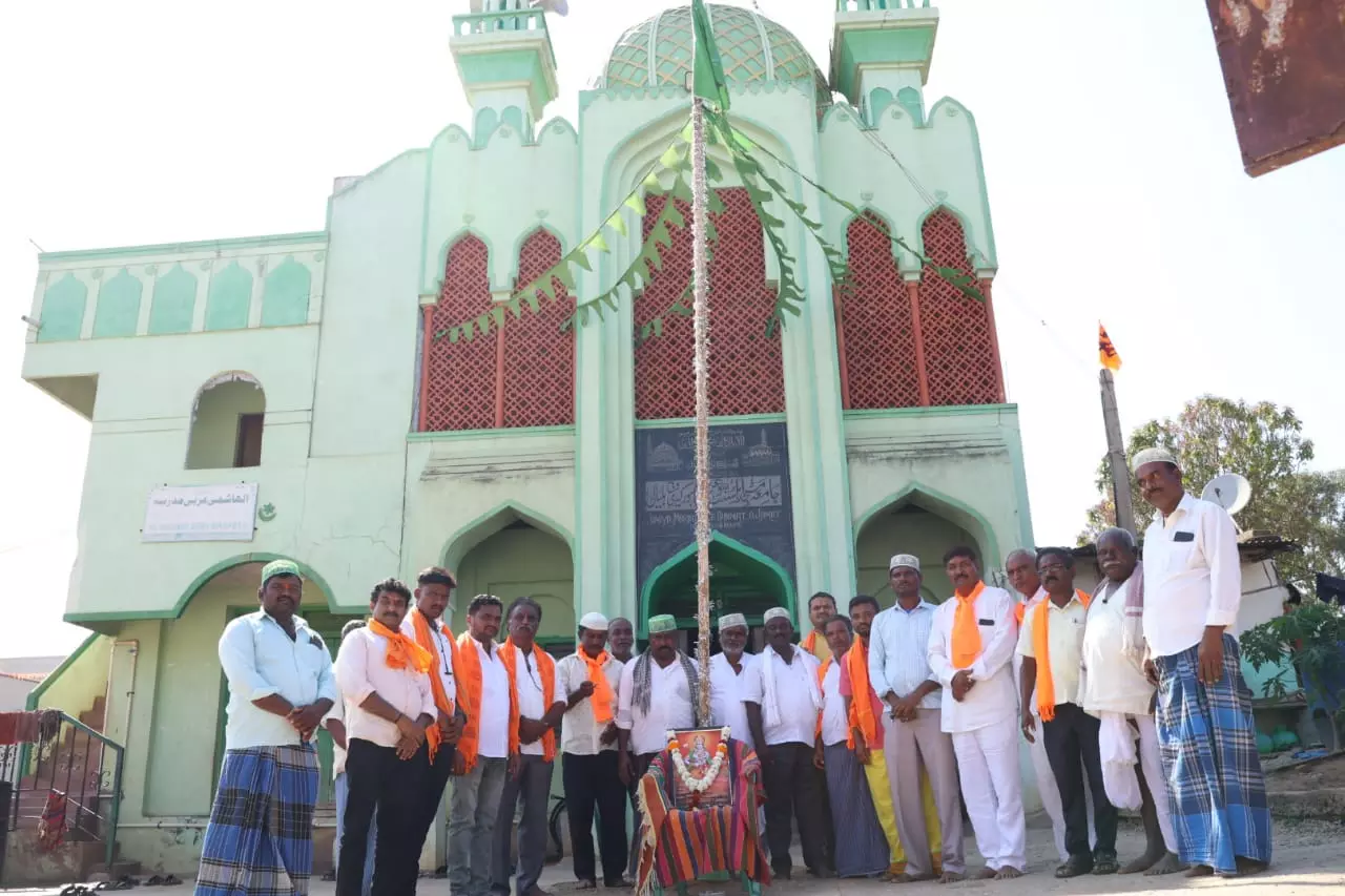 Hindu and Muslim Youths Celebrate Rams Pran Pratistha in Karnataka