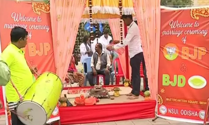 Congress Satirically Marries BJP and BJD, Exposes Alleged Alliance Congress Satirically Marries BJP and BJD, Exposes Alleged Alliance