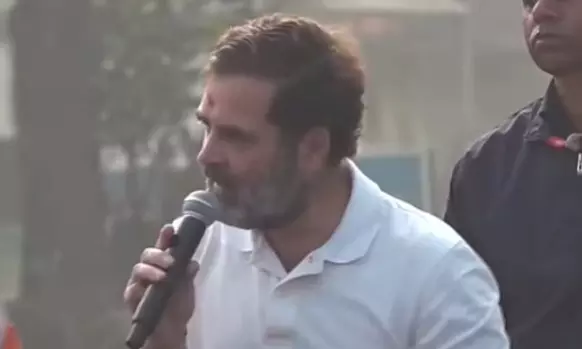 MNS Says Rahul Gandhi will not be Allowed to Move Around if He Defames Savarkar MNS Says Rahul Gandhi will not be Allowed to Move Around if He Defames Savarkar