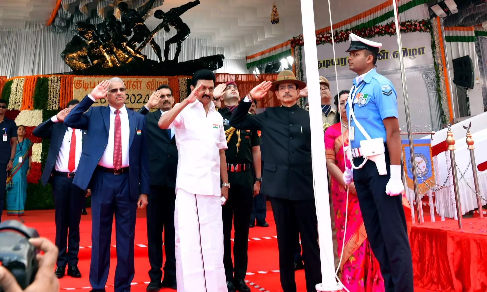 No top political leader at Raj Bhavan party in Tamil Nadu