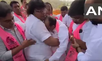 Former Dy CM Mahmood Ali faints during Republic Day celebrations