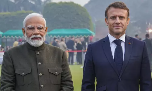 India, France Ink Deals on Copters, Jet Engines Tech