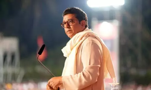 Raj warns Uddhav, Sharad Pawar after attack on his convoy