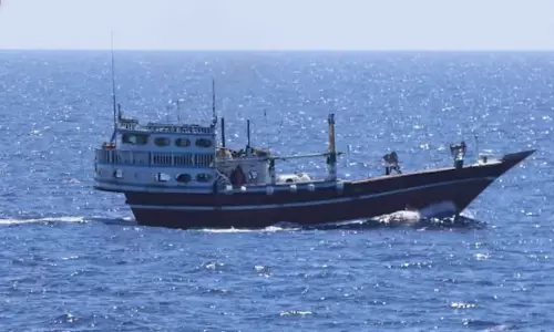 Pirates Board Ship from India in Somalia Pirates Board Ship from India in Somalia