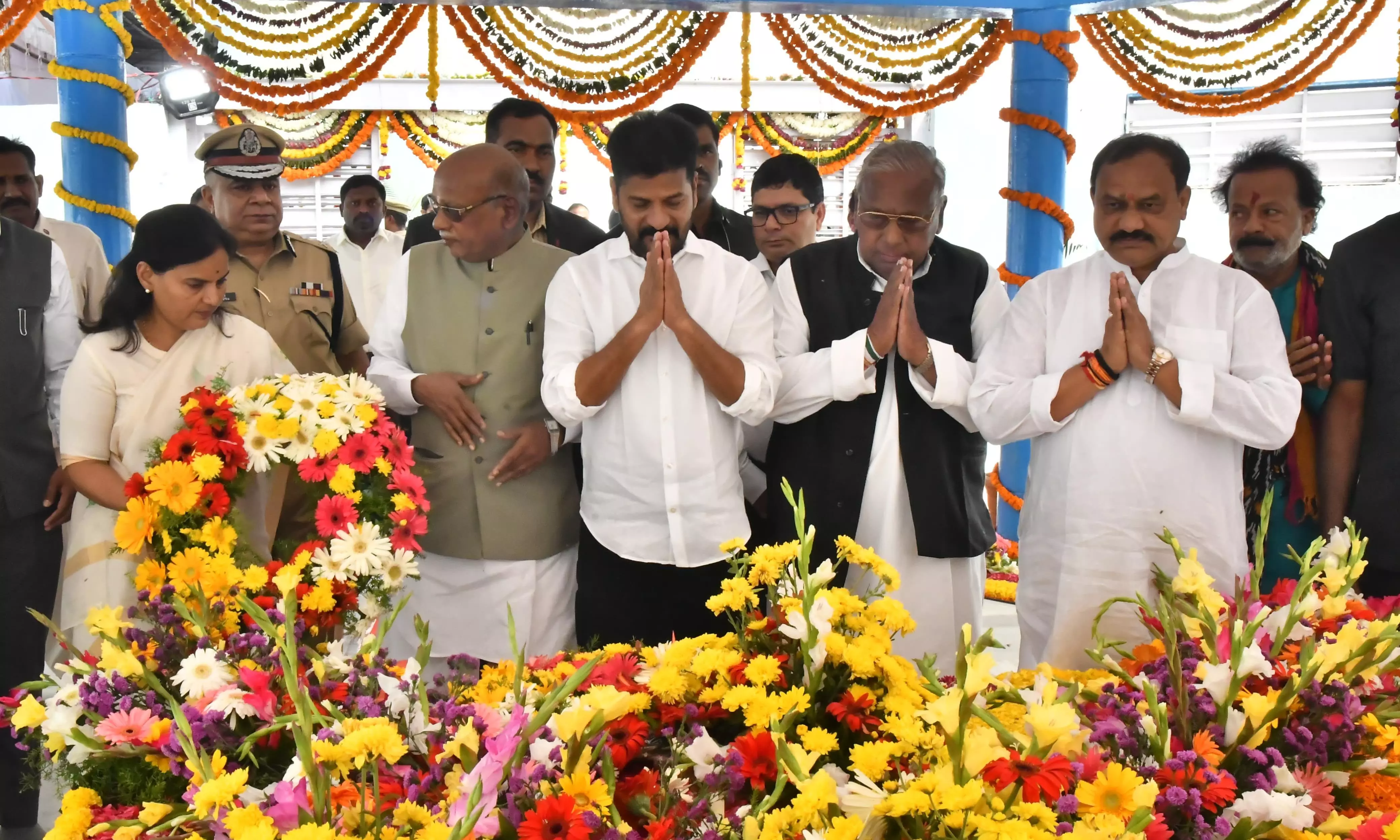 Leaders Pay Tribute to Mahatma Gandhi on his 76th Death Anniversary