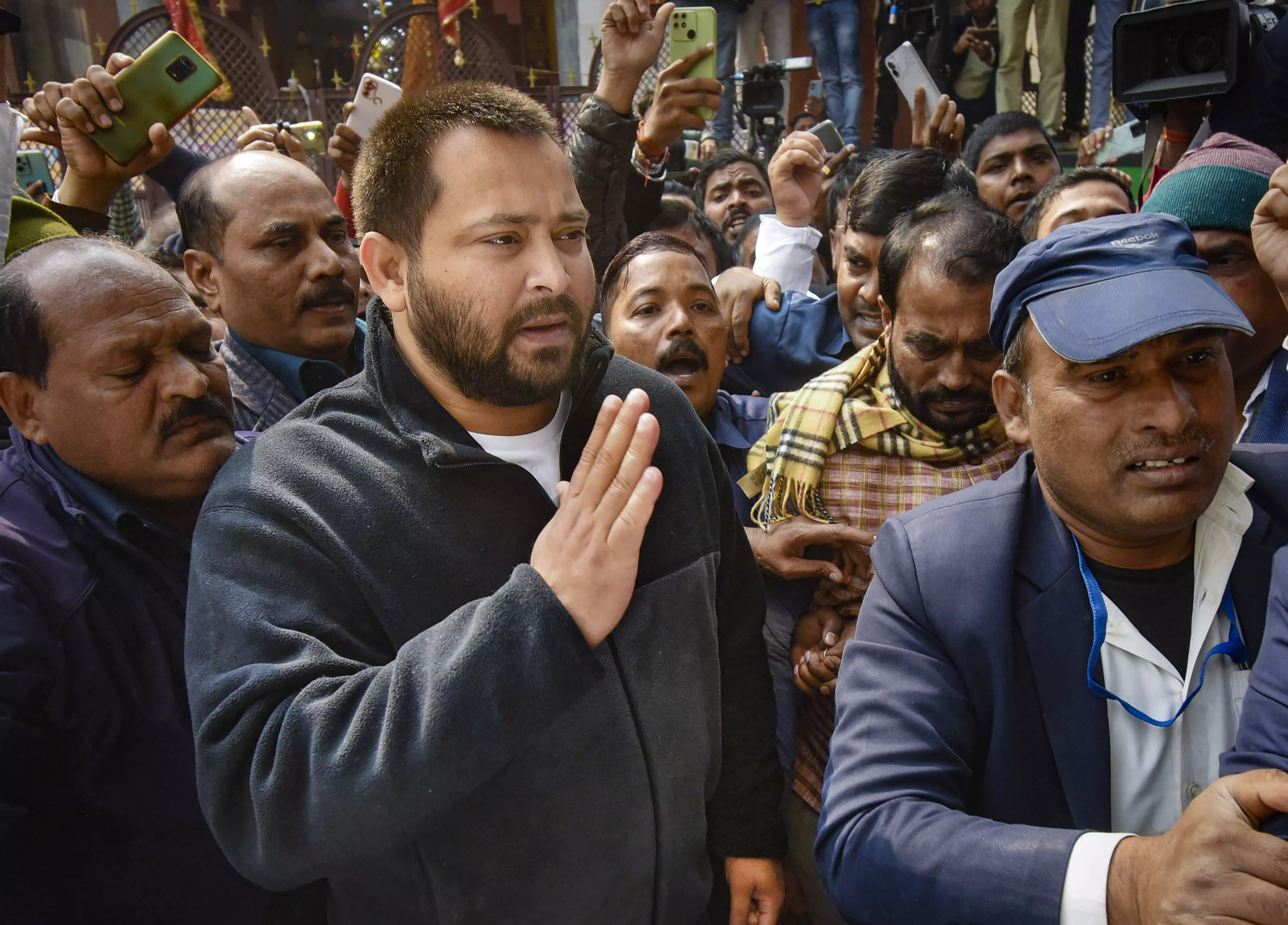 Tejashwi Yadav reaches ED office in connection to Land-for-jobs case