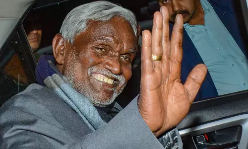 Champai Sorens MLAs ready to leave for Hyd, claims support of 43 MLAs