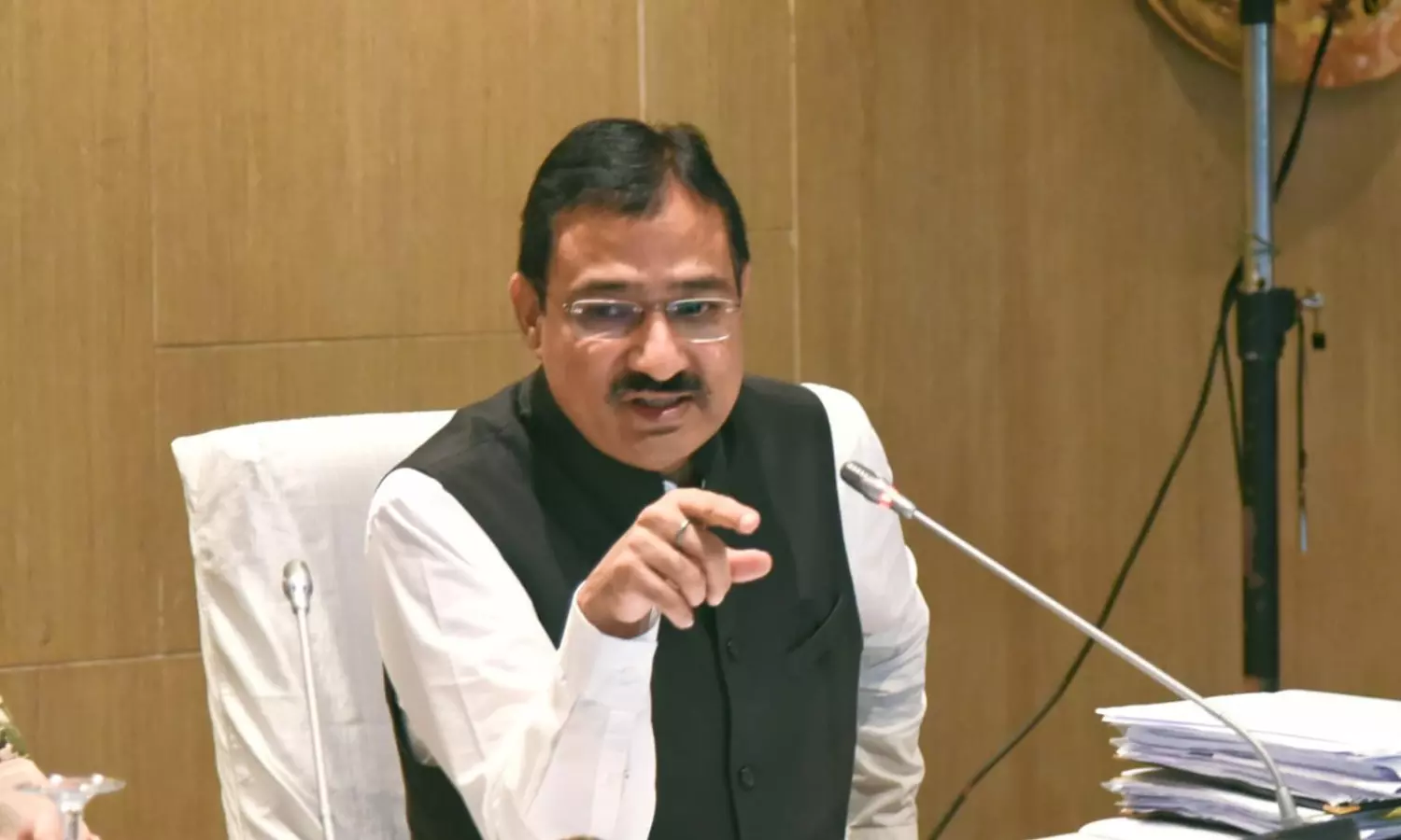 Set up counting centres and hold meetings with all recognised parties