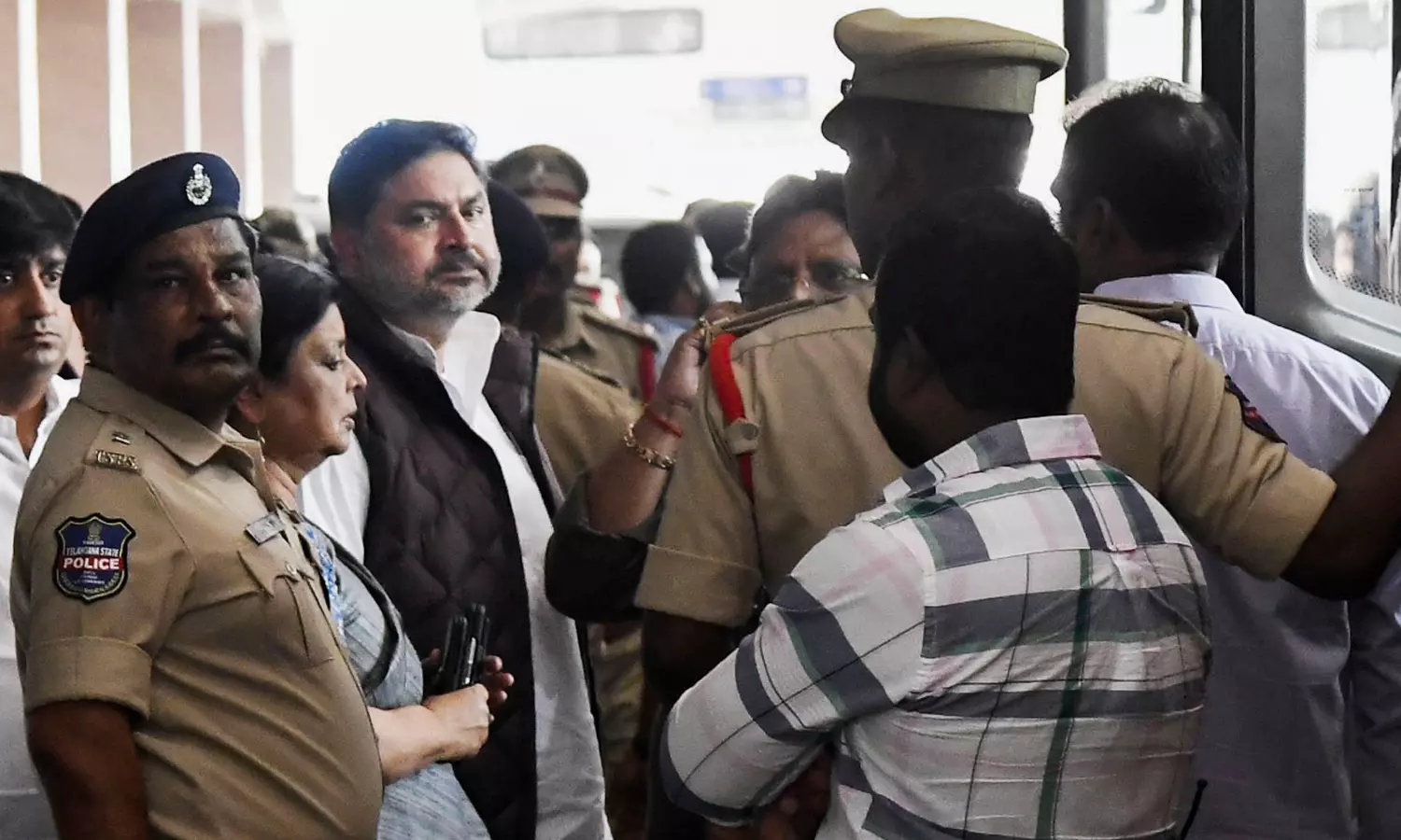 JMM MLAs to Camp in Hyderabad Till February 5 Floor Test