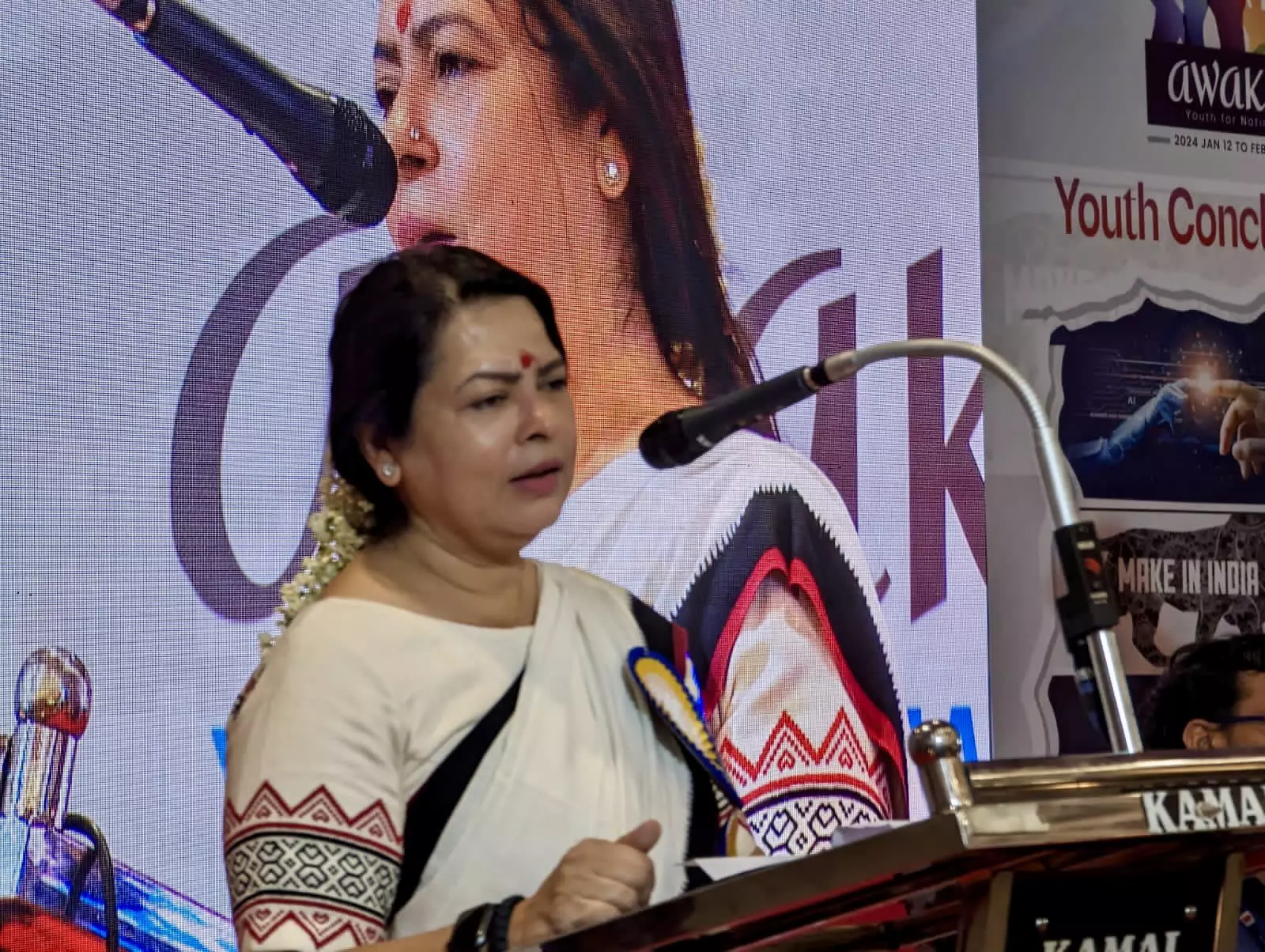 Kerala: Meenakshi Lekhi shouts at audience for not chanting Bharat Mata Ki Jai Kerala: Meenakshi Lekhi shouts at audience for not chanting Bharat Mata Ki Jai