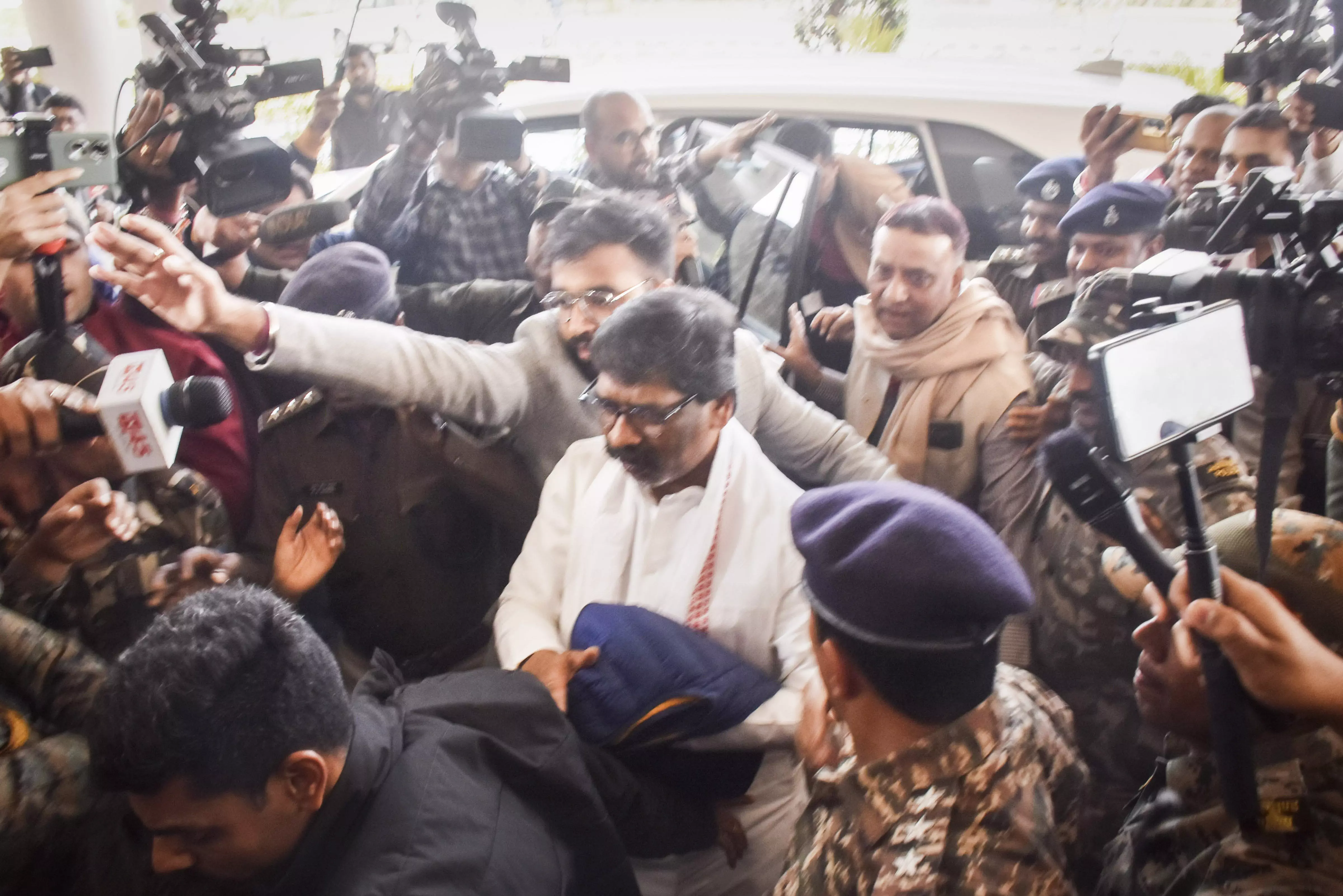 In ED custody, Hemant Soren arrives at Jharkhand Assembly for trust vote