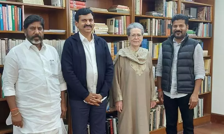 Revanth, Bhatti Meet Sonia Gandhi, Ask Her To Contest From Khammam