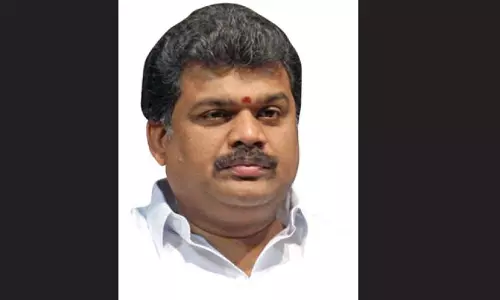 Is the TMC Gravitating Towards The AIADMK?