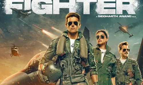 IAF official serves legal notice on makers of Fighter for kissing scene