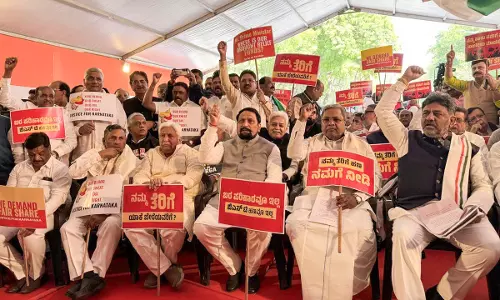 Karnataka CM, Congress leaders protest against Centre at Jantar Mantar
