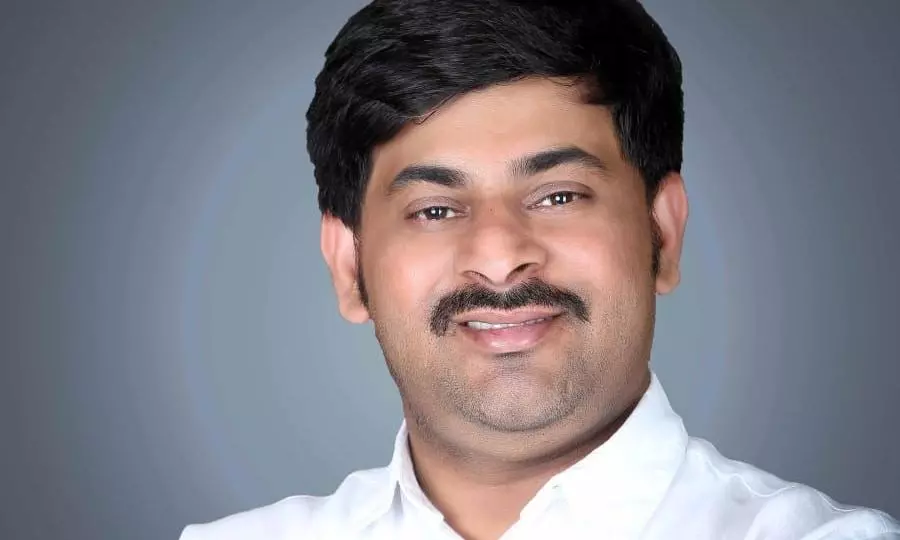 LS Polls: Bhukya Shoban Babu Favourite to Secure Congress Ticket for Mahabubabad LS Polls: Bhukya Shoban Babu Favourite to Secure Congress Ticket for Mahabubabad