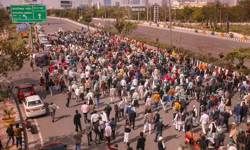 Delhi-Noida Traffic Halt: Farmers Demand Land Compensation