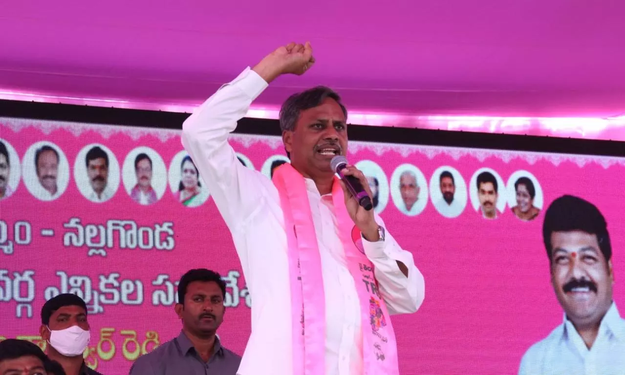 Free Travel in RTC Buses Rakes Up Argument Between Ministers and BRS MLAs Free Travel in RTC Buses Rakes Up Argument Between Ministers and BRS MLAs