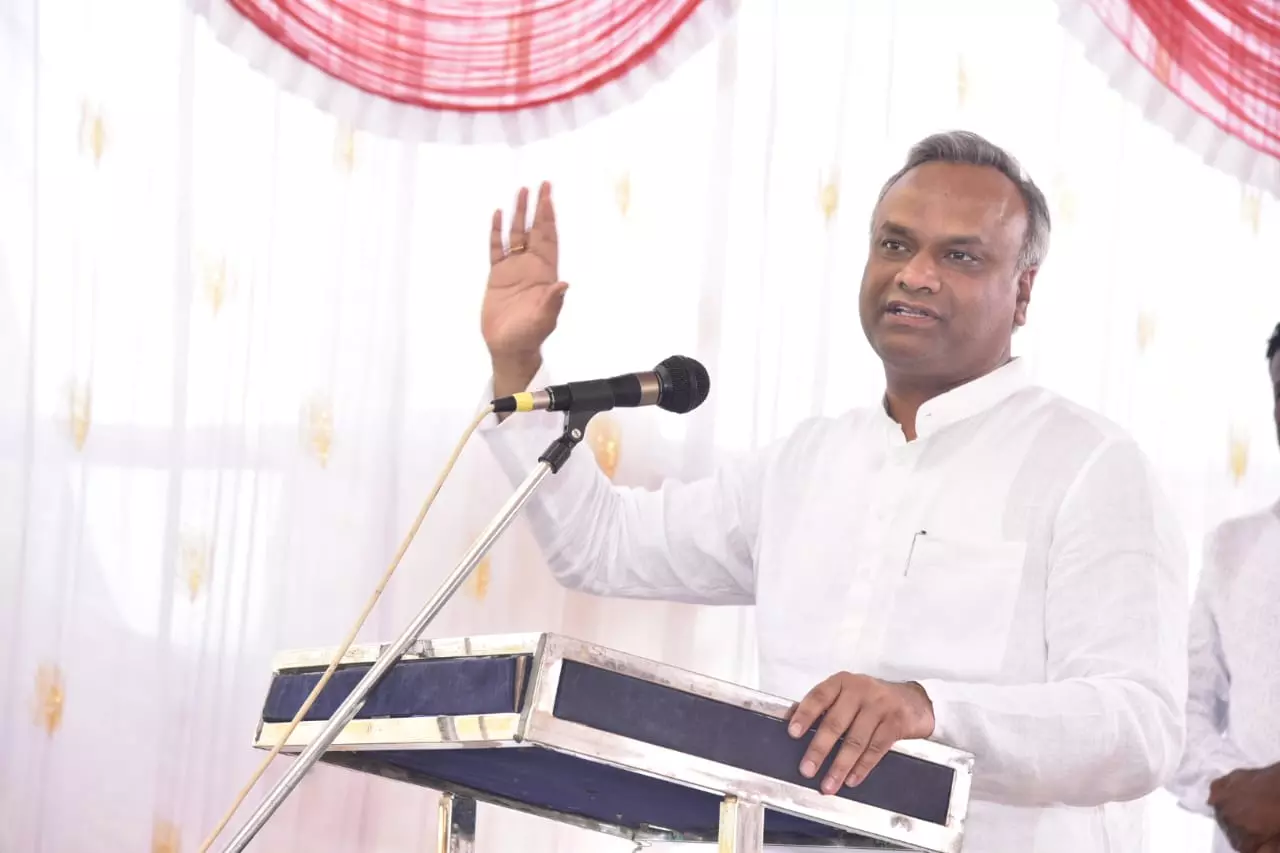 Priyank Kharge Slams Eshwarappa, Lauds Janaspandana Program