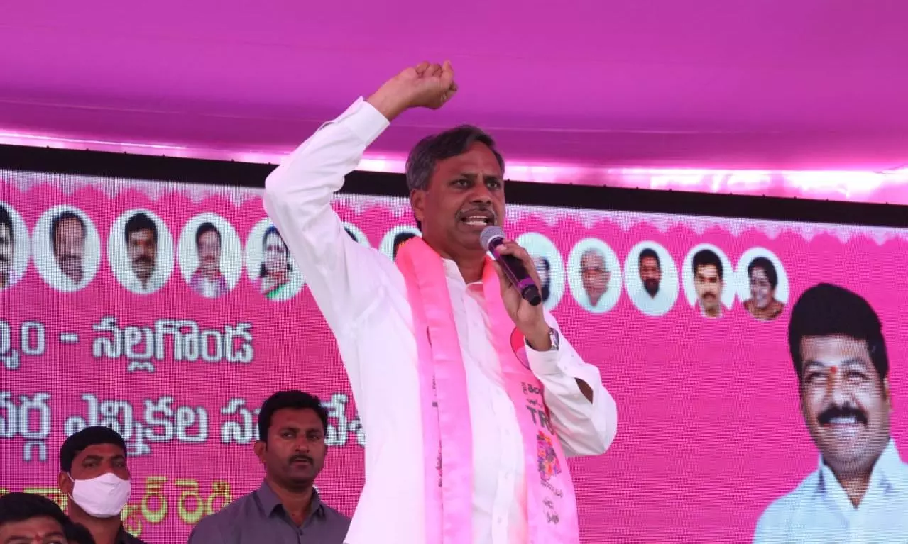 Free Travel in RTC Buses Rakes Up Argument Between Ministers and BRS MLAs Free Travel in RTC Buses Rakes Up Argument Between Ministers and BRS MLAs