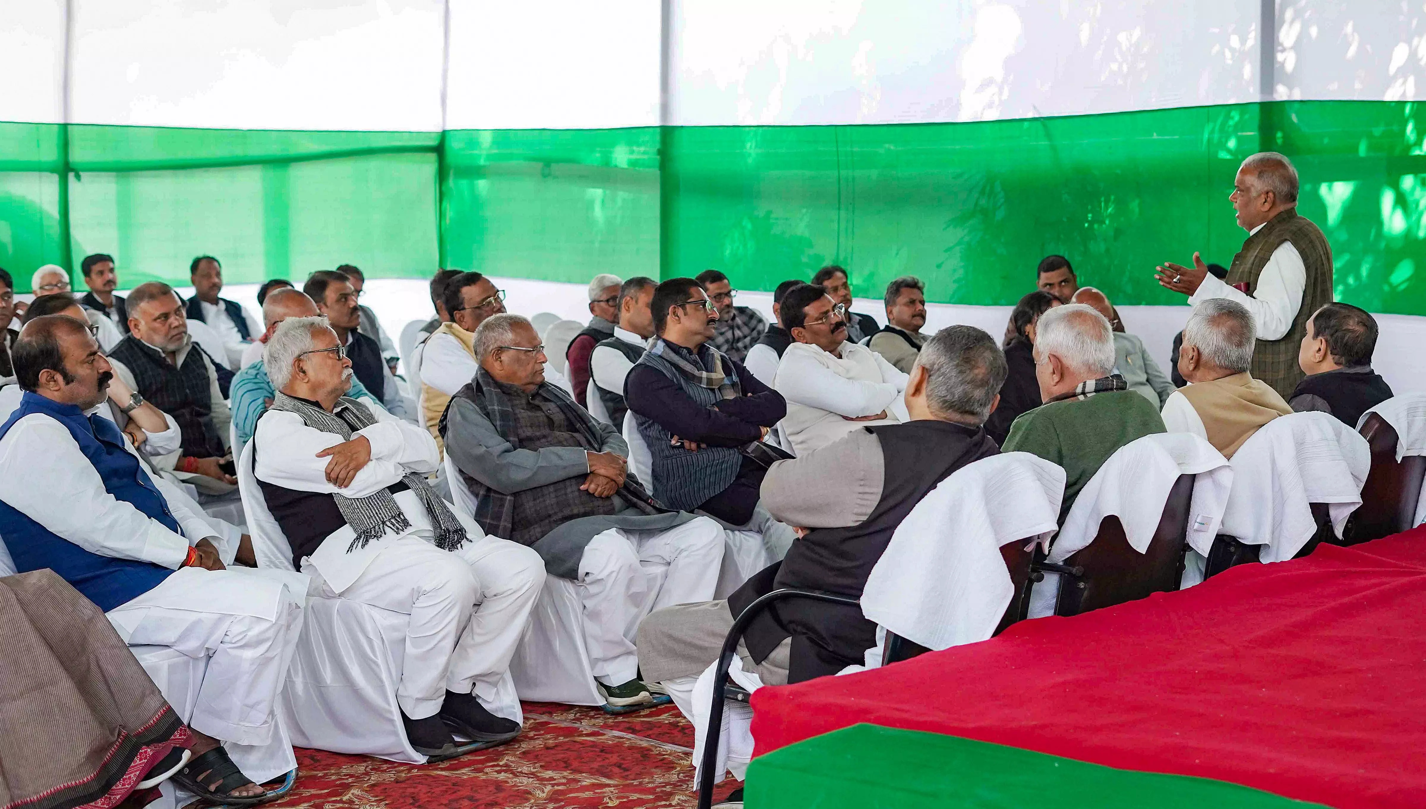 Six JD(U) MLAs Absent from Bihar Unity Lunch Amid Floor Test Preparations