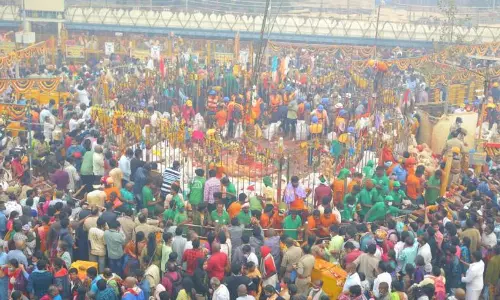 Telangana CM, Governor, Prez Murmu at Medaram Jatara Telangana CM, Governor, Prez Murmu at Medaram Jatara