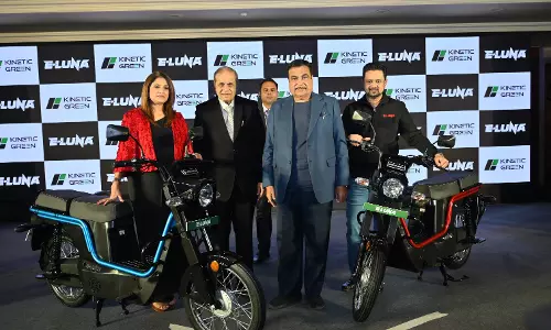 New Kinetic E-Luna Offers 110 km Range