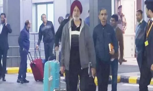 Qatar Frees 8 Navy Veterans Jailed on Espionage Charges, 7 Back In India