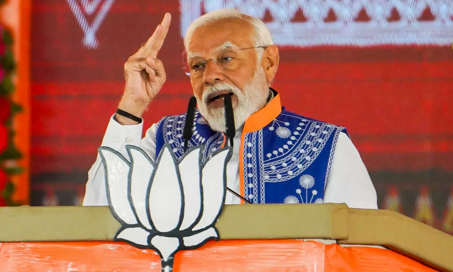 Modi Says Congress Motto is “Loot and Divide”