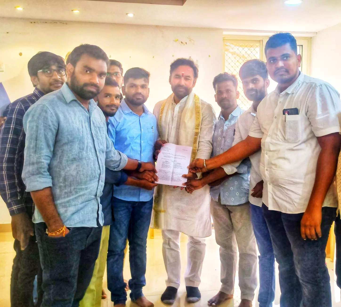 Students Seek Redressal from TS BJP Chief for Education Issues