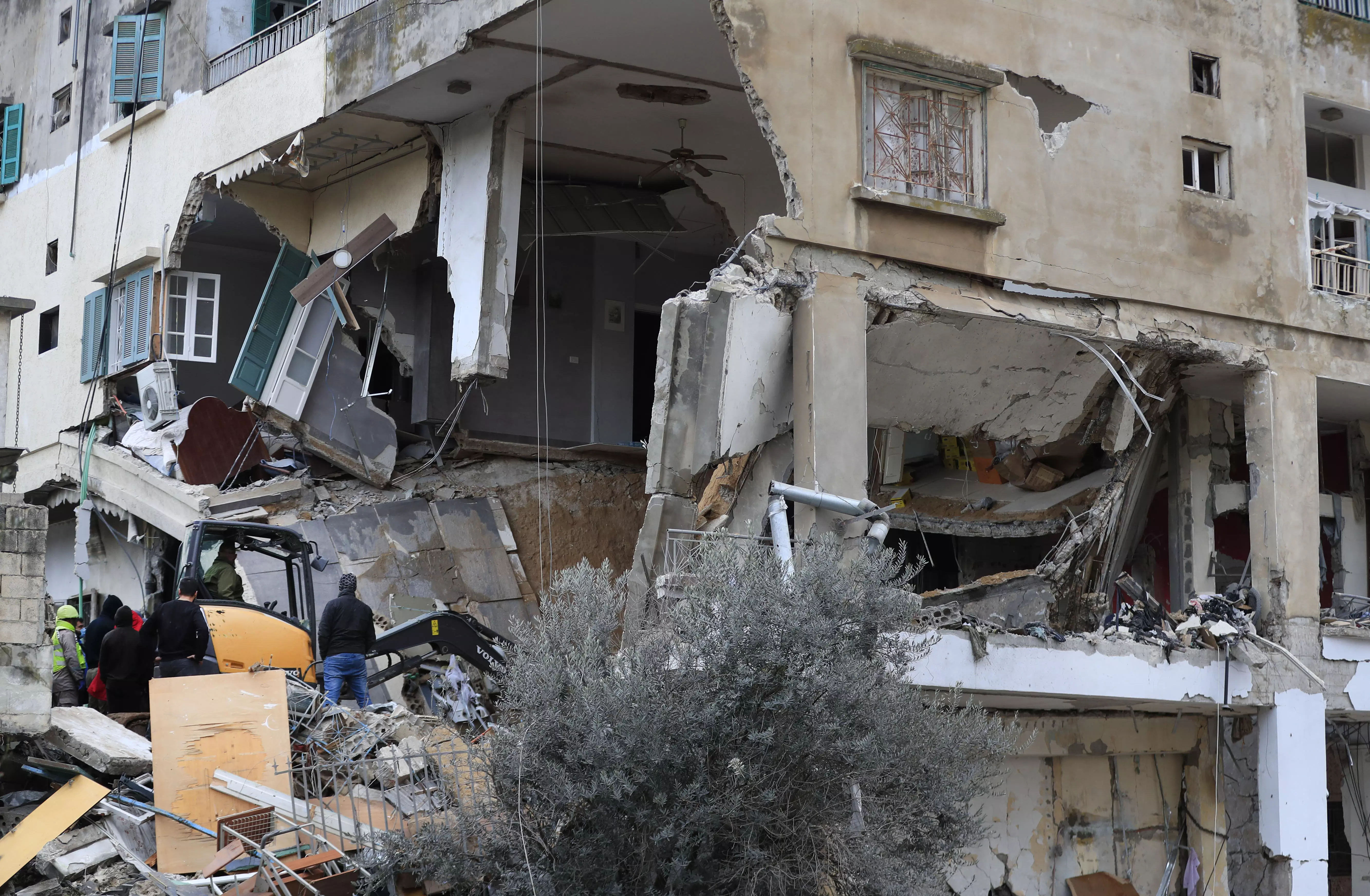 Israeli airstrikes killed 10 Lebanese civilians, Hezbollah vows to retaliate