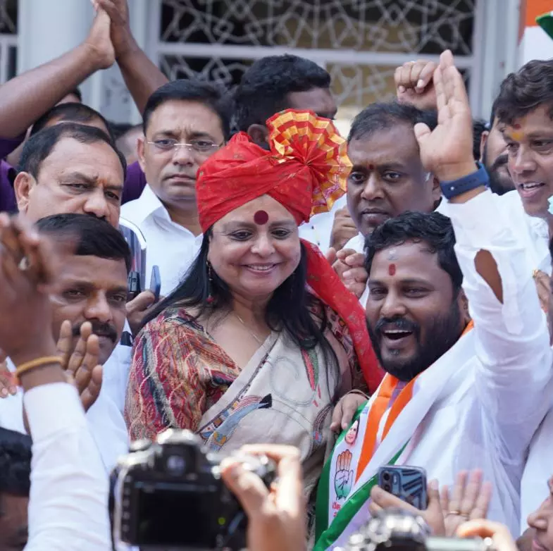 Neelam Madhu Joins Congress