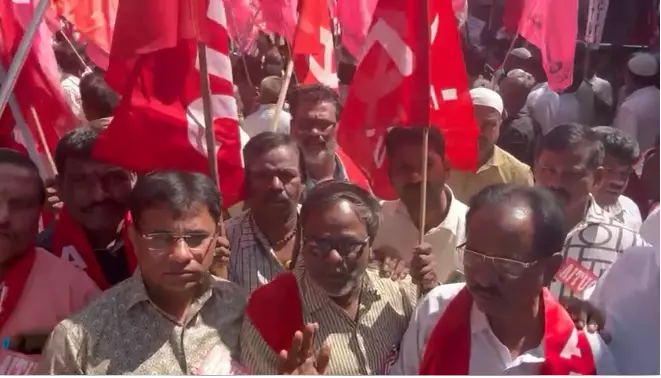 Bharat Bandh: AITUC leads rally in Hyderabad