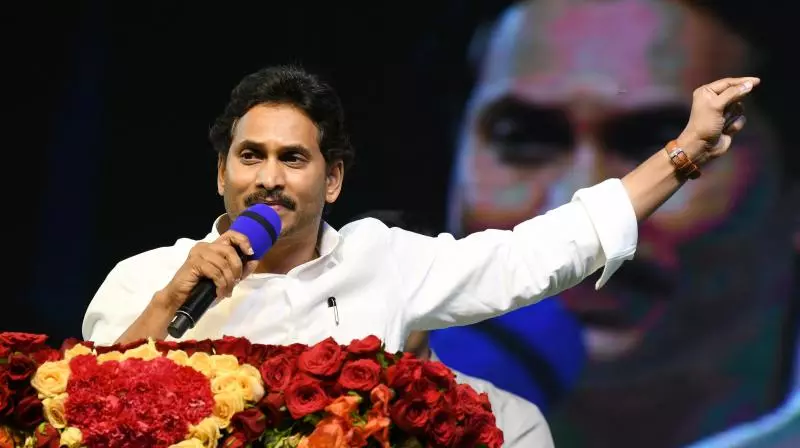 HYD -Blore Vehicles Diversion Due to AP CM Siddam HYD -Blore Vehicles Diversion Due to AP CM Siddam