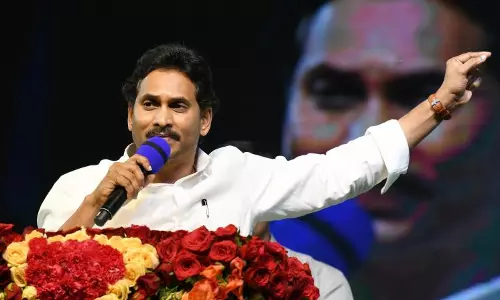 HYD -Blore Vehicles Diversion Due to  AP CM Siddam