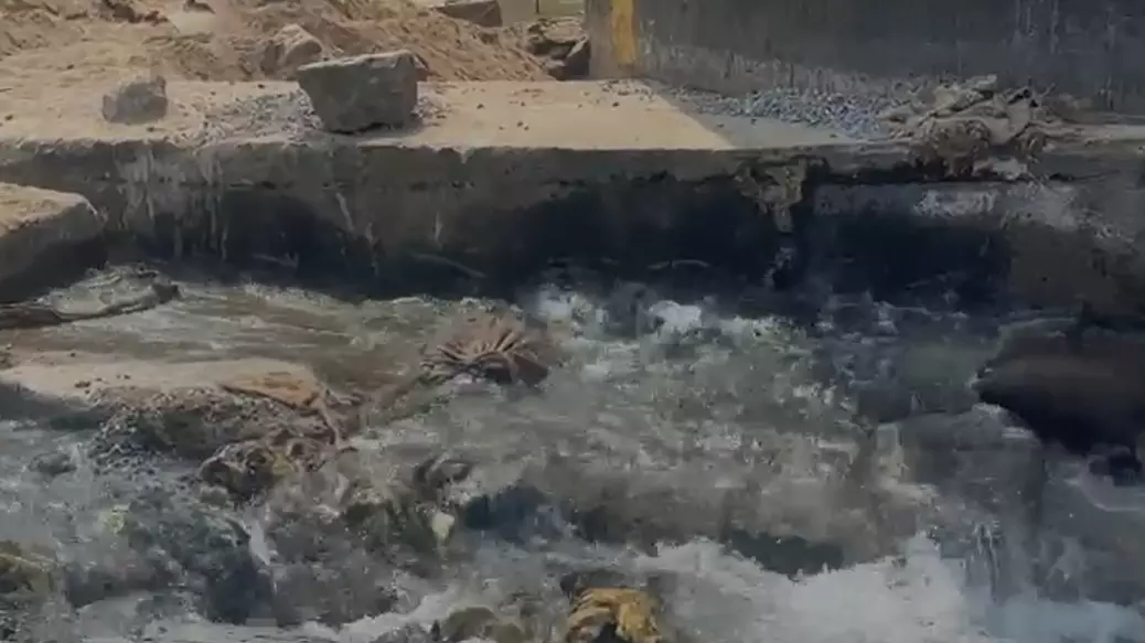 Annaram Barrage Develops Leak, in Serious Trouble