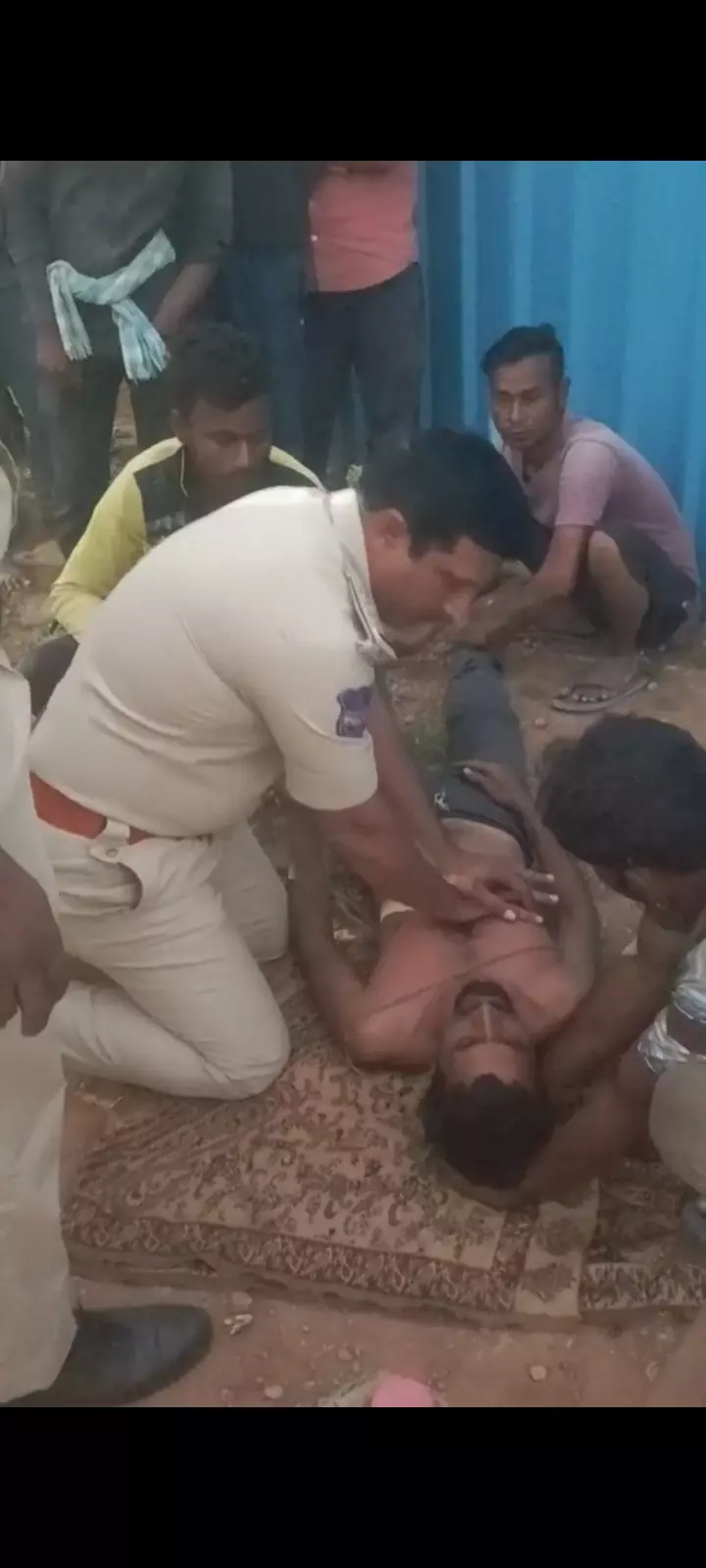 Ibrahimpatnam SI Saves Suicide Attempt Victim with CPR Ibrahimpatnam SI Saves Suicide Attempt Victim with CPR