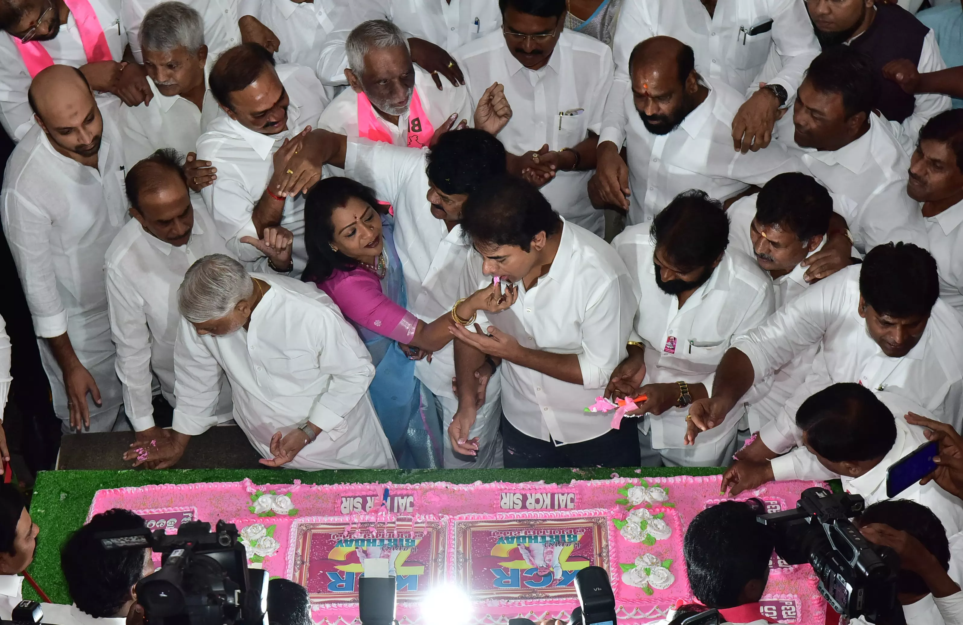 BRS Celebrates KCRs 70th Birthday