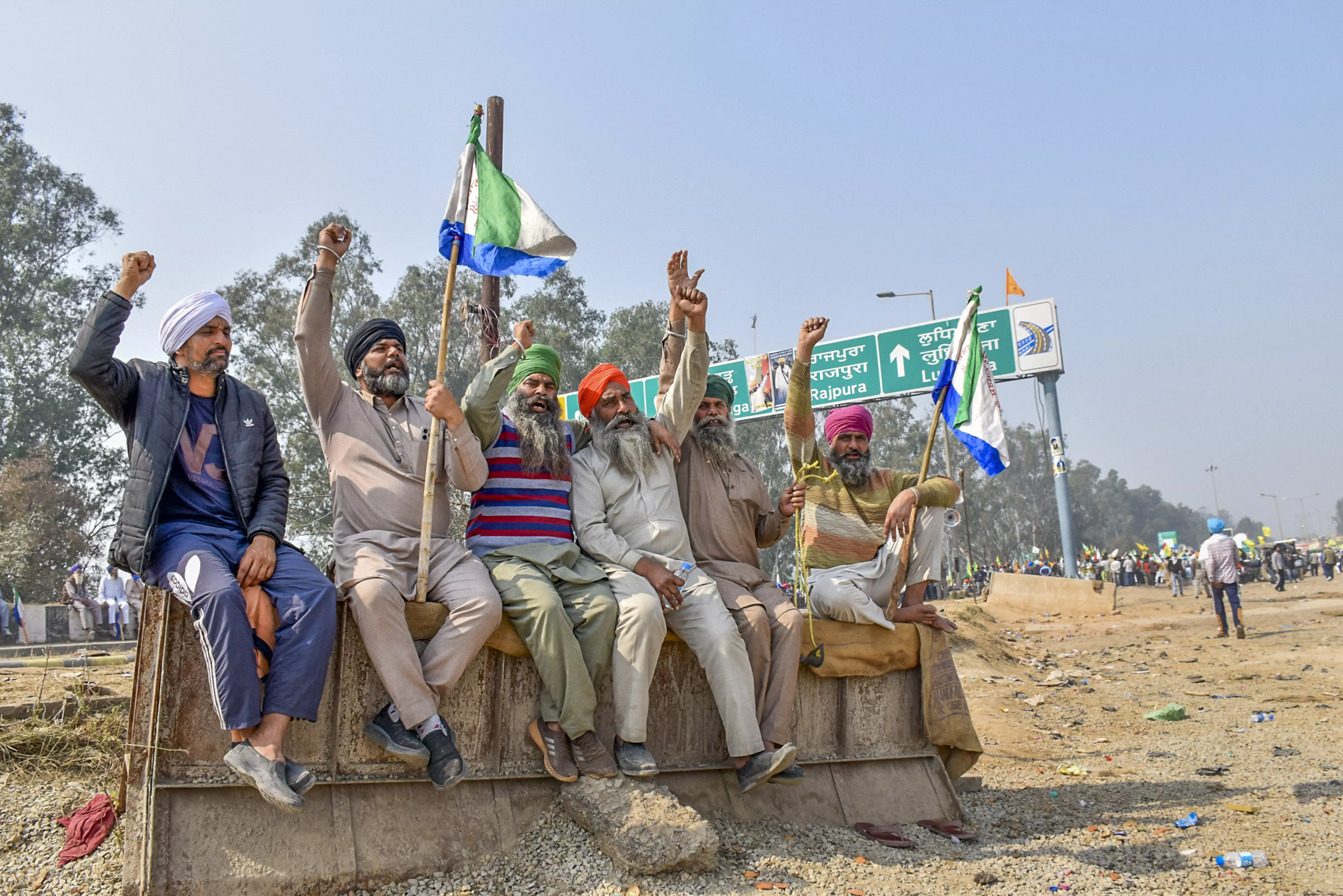 Farmers protest: Haryana extends mobile internet suspension in 7 districts till Feb 19 Farmers protest: Haryana extends mobile internet suspension in 7 districts till Feb 19