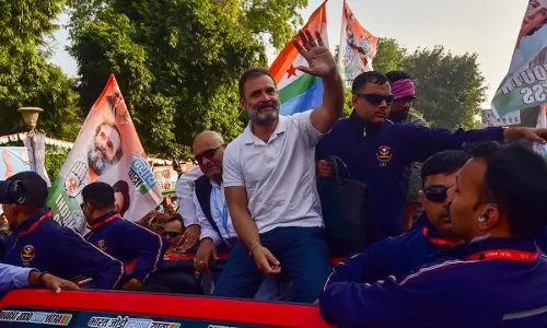 Rahul Shows Job-Seekers Image, Slams BJP