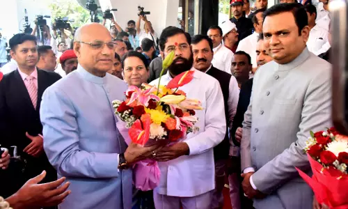 Maharashtra govt approves bill to extend 10% reservation to Marathas