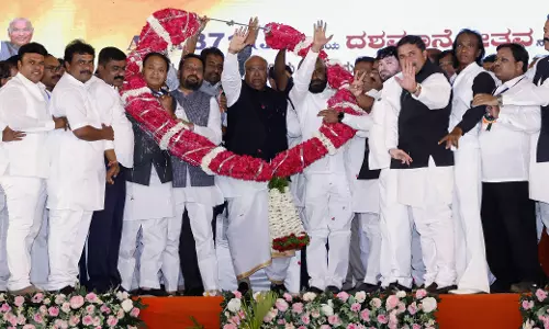 Kharge Slams Congress Defectors Joining BJP, Calls for Unity Ahead of 2024